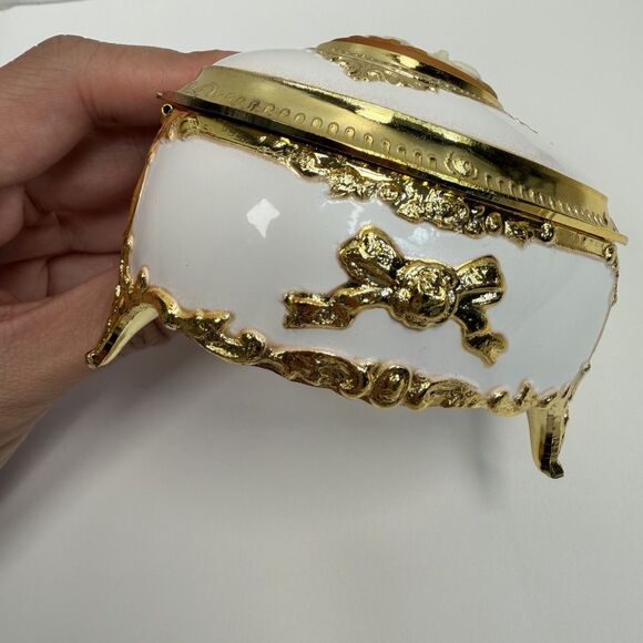 Disney Cameo Plate Mickey Minnie Heart Jewelry Box Music Box White & Gold W/ Box - Picture 6 of 17